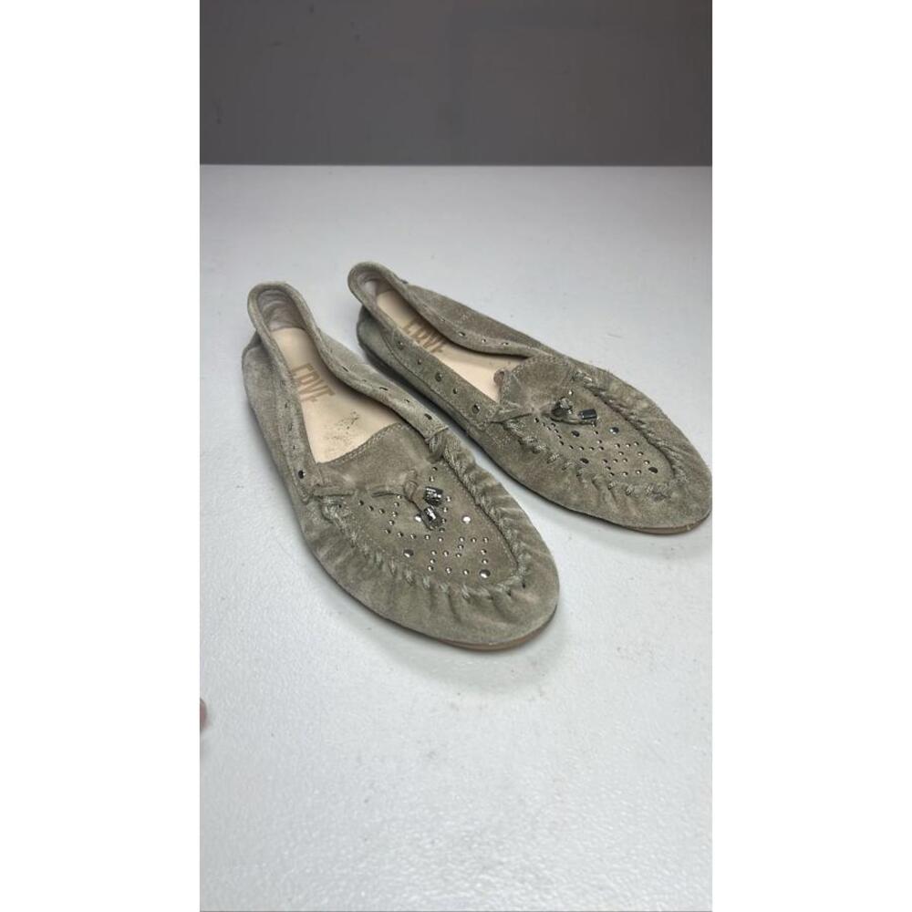 Minnetonka Kilty Hardsole Moccasin Loafer Gray Suede Studs Women's Size 7M